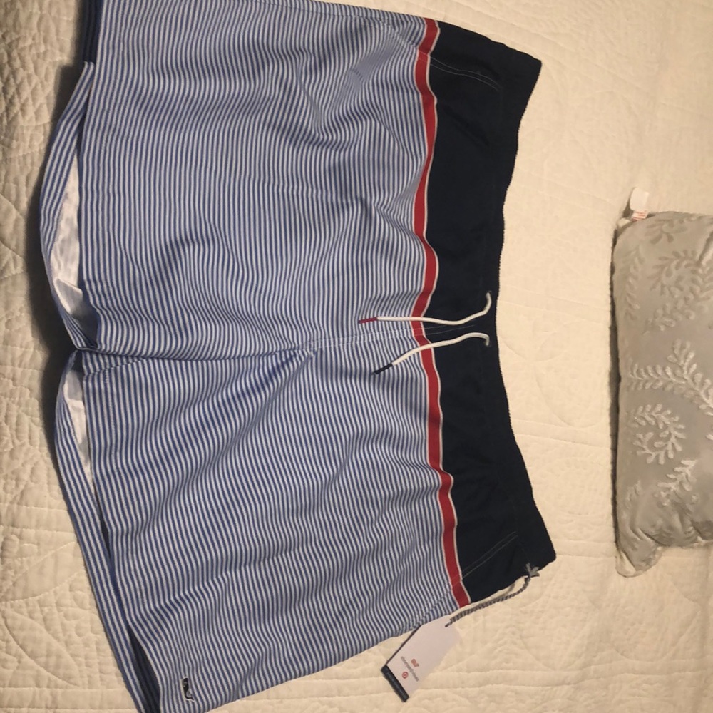Vineyard vines swim trunk